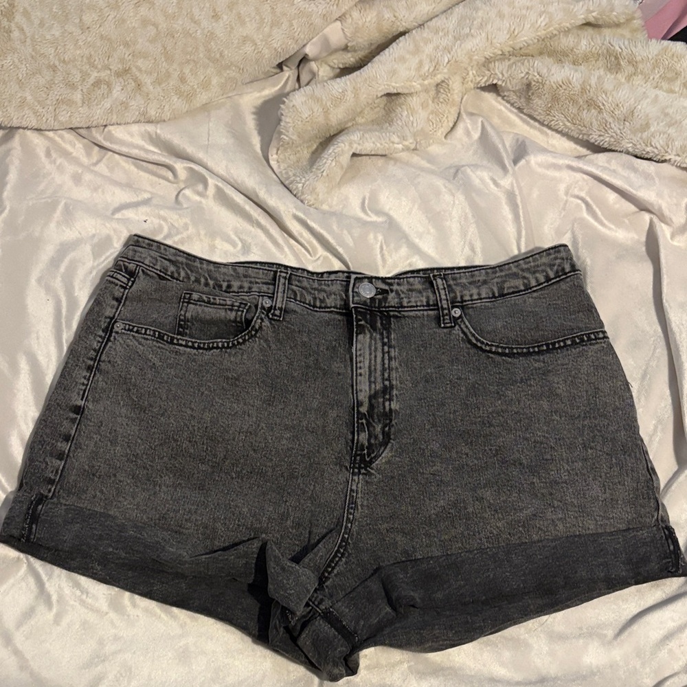 Wild Fable Charcoal Jean Shorts - Juniors Plus (17R)